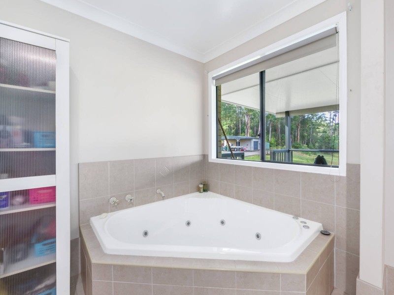 5 Fenton Drive, King Creek NSW 2446
