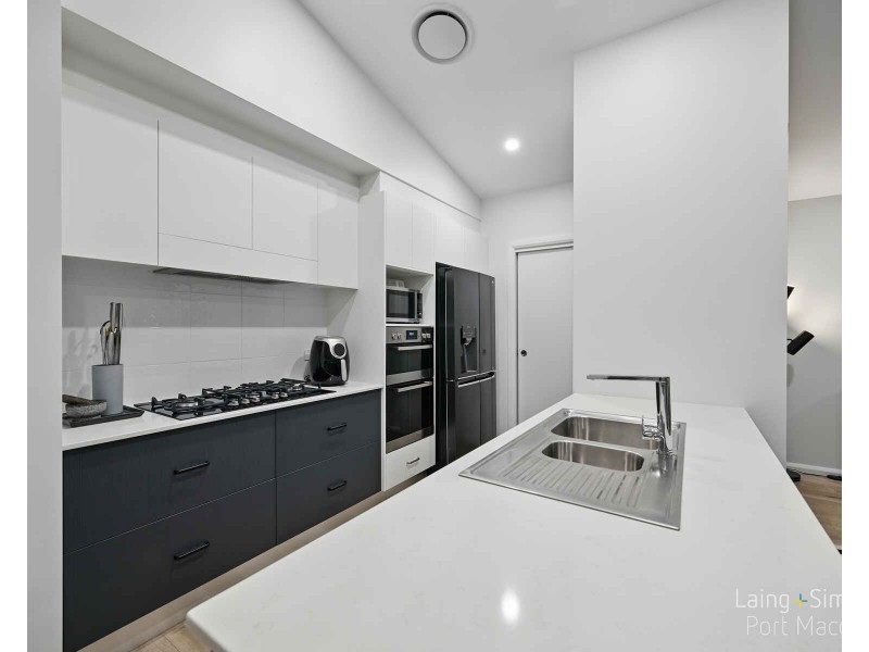 11 Shore Break Crescent, Lake Cathie NSW 2445