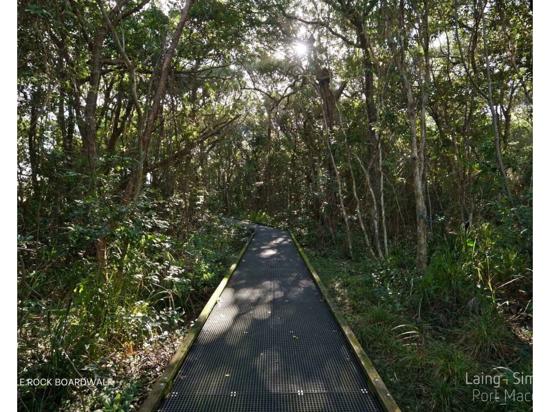 11 Shore Break Crescent, Lake Cathie NSW 2445