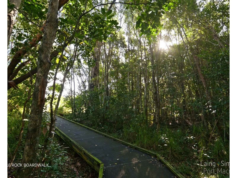 11 Shore Break Crescent, Lake Cathie NSW 2445