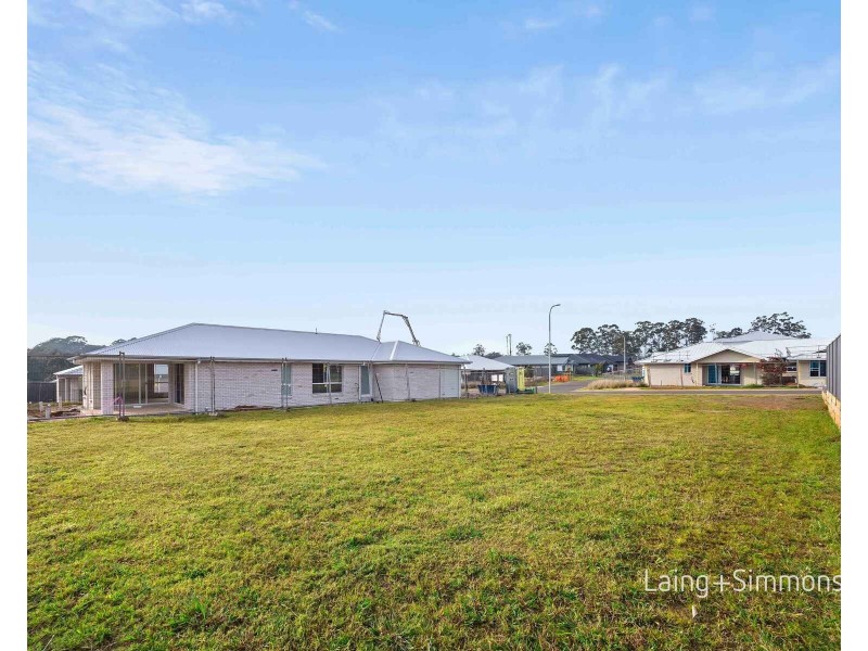 10 Pepperberry Parade, Thrumster NSW 2444