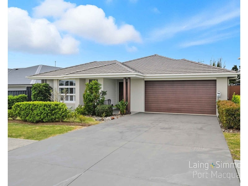 13 Seaside Drive, Lake Cathie NSW 2445