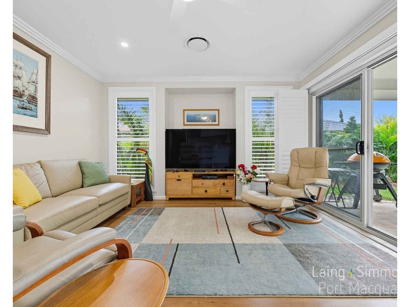 13 Seaside Drive, Lake Cathie NSW 2445