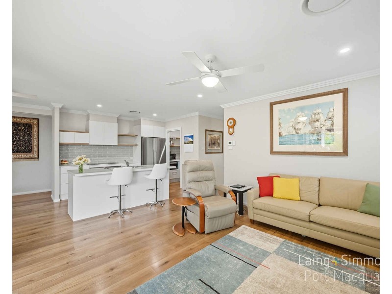 13 Seaside Drive, Lake Cathie NSW 2445