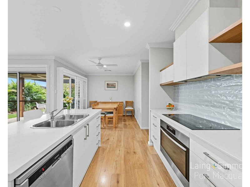 13 Seaside Drive, Lake Cathie NSW 2445