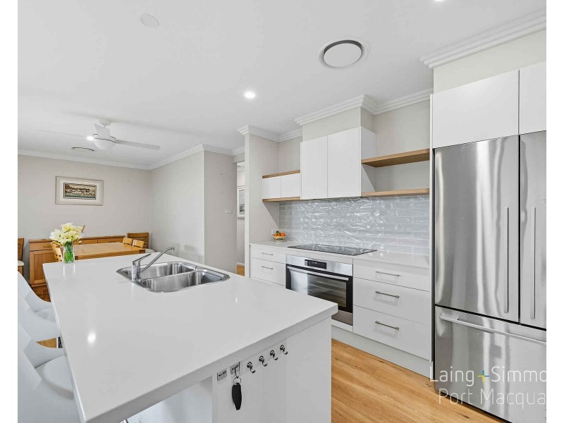 13 Seaside Drive, Lake Cathie NSW 2445