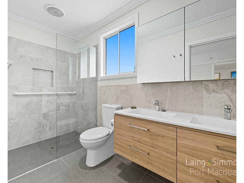 13 Seaside Drive, Lake Cathie NSW 2445