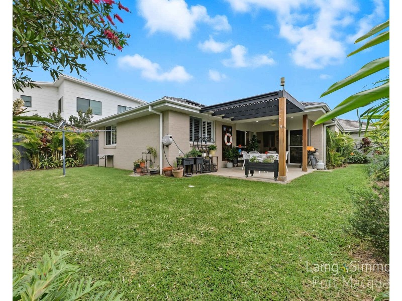 13 Seaside Drive, Lake Cathie NSW 2445