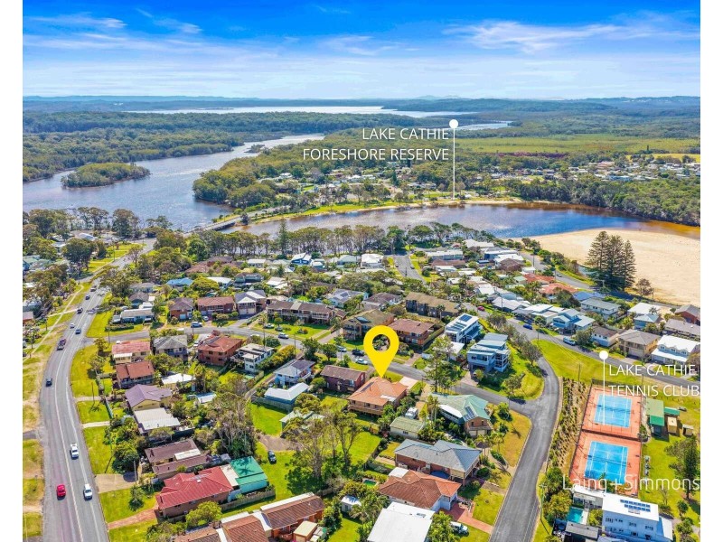 2 Parry Street, Lake Cathie NSW 2445