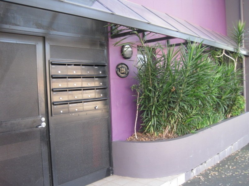 1/128 Cathedral Street, Woolloomooloo NSW 2011
