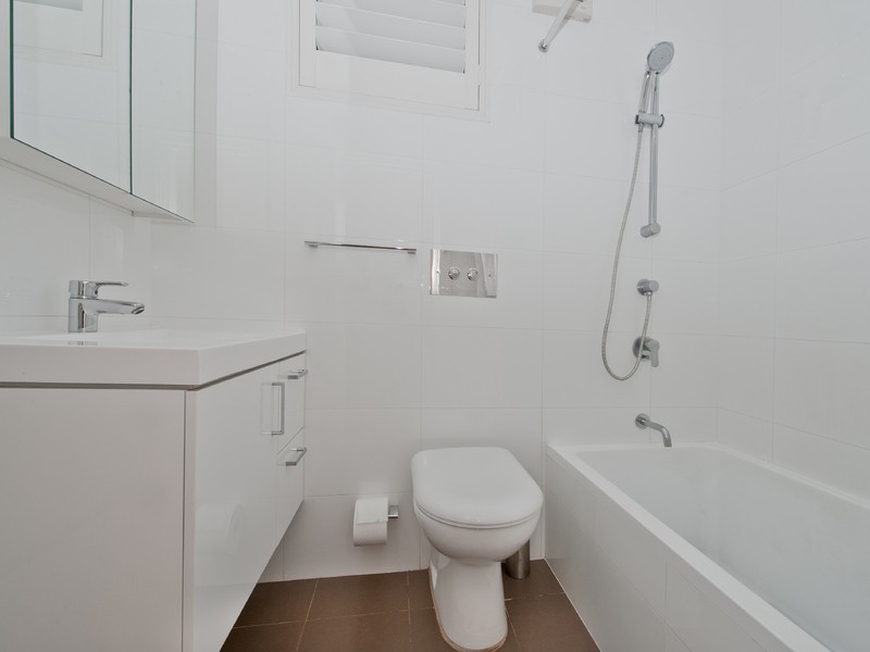 35 Robinson Street, Eastlakes NSW 2018