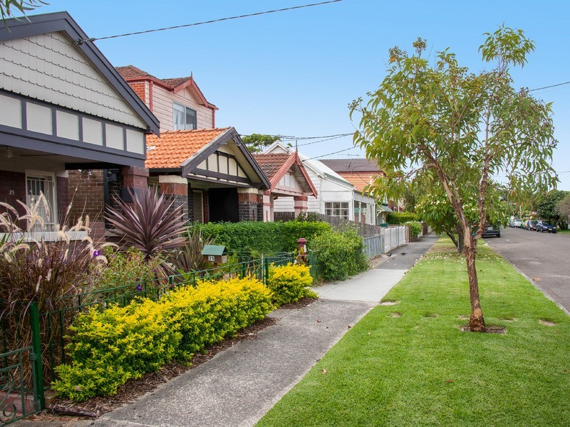 35 Robinson Street, Eastlakes NSW 2018