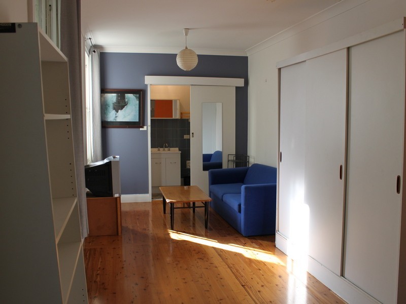 2/90 Cathedral Street, Woolloomooloo NSW 2011