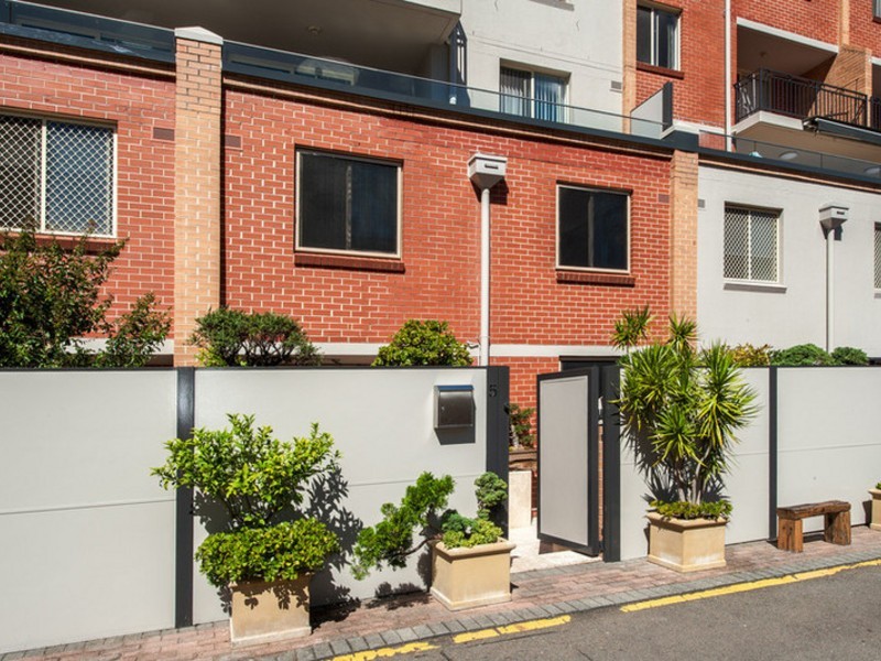 5 Bossley Terrace, Woolloomooloo NSW 2011