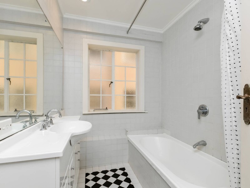 11/4 Ithaca Road, Elizabeth Bay NSW 2011