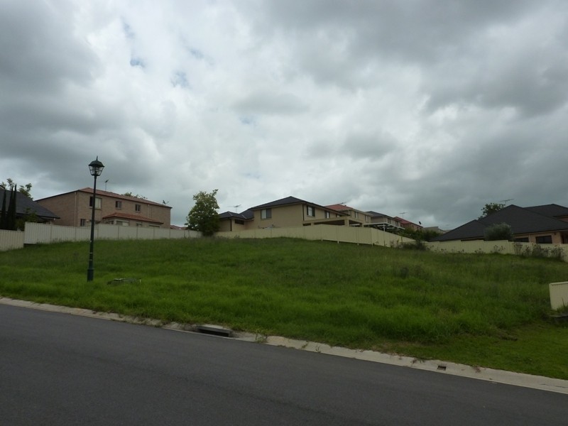 172 Kendall Drive, Casula NSW 2170