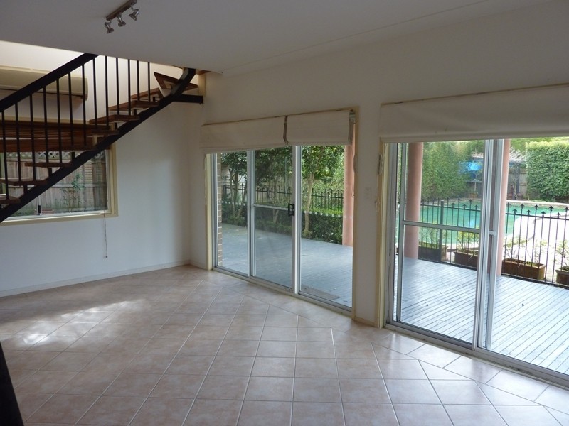 11 Ferncourt Avenue, Roseville NSW 2069