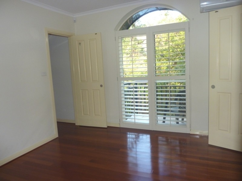 11/2 Bloomsbury Avenue, Pymble NSW 2073