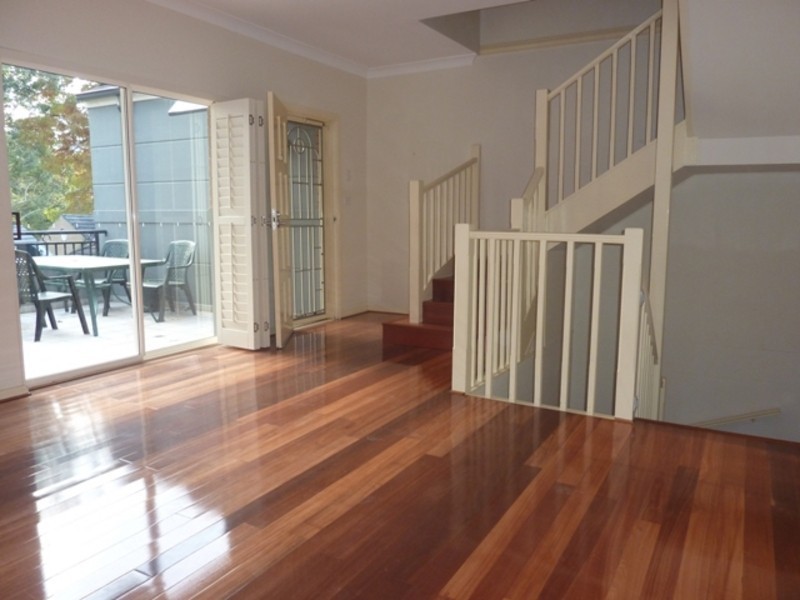 11/2 Bloomsbury Avenue, Pymble NSW 2073