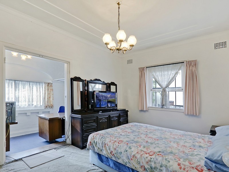 106 Boundary St, Roseville NSW 2069