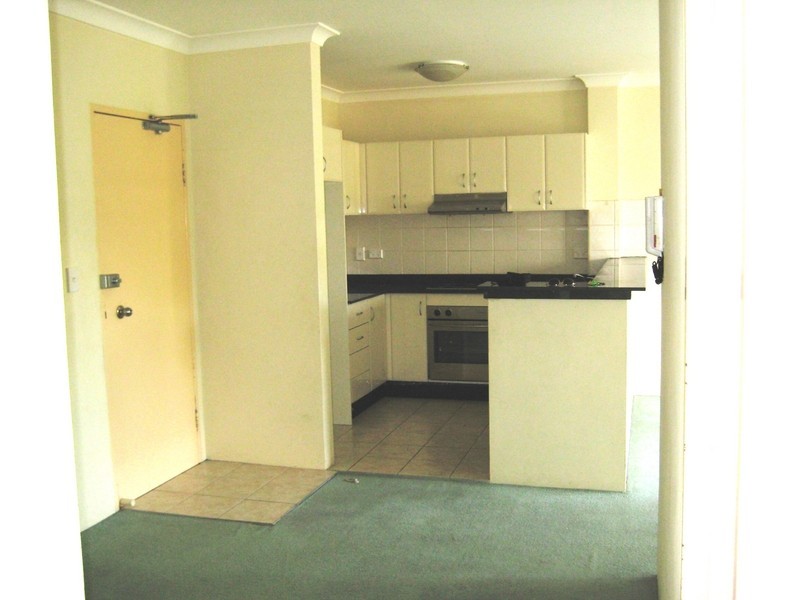 15/8 Alexandra Avenue, Westmead NSW 2145