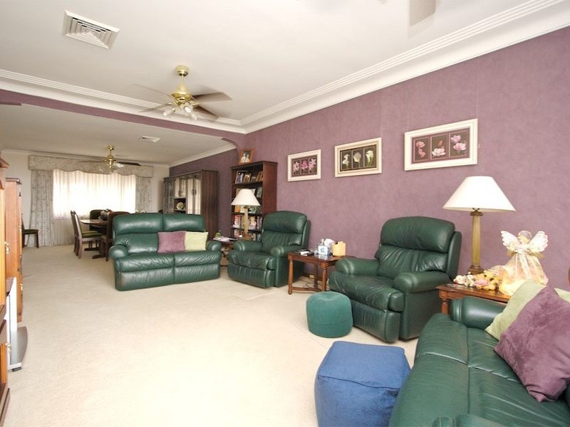 42 Bringelly Avenue, Pendle Hill NSW 2145