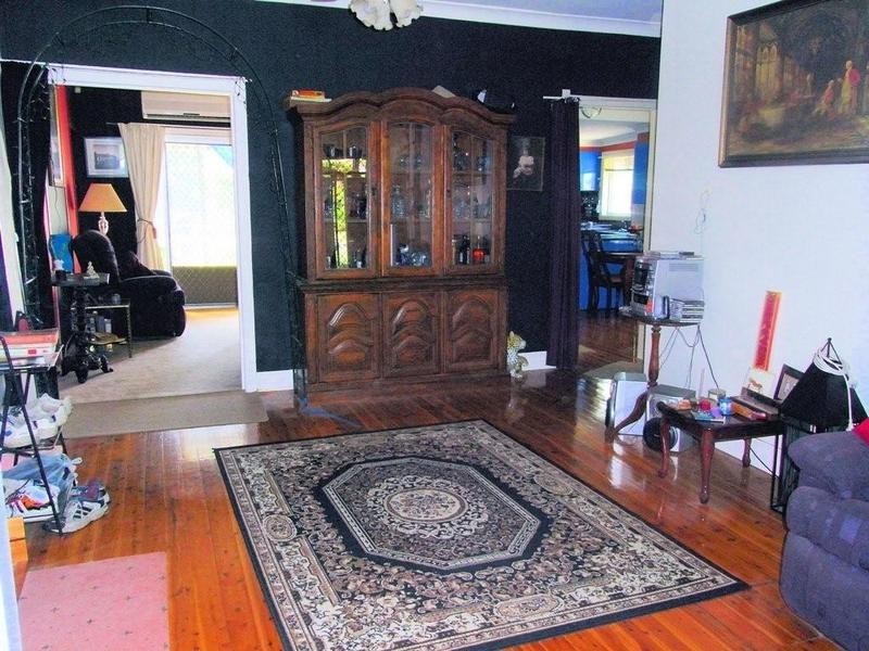 1 Parkland Avenue, Pendle Hill NSW 2145