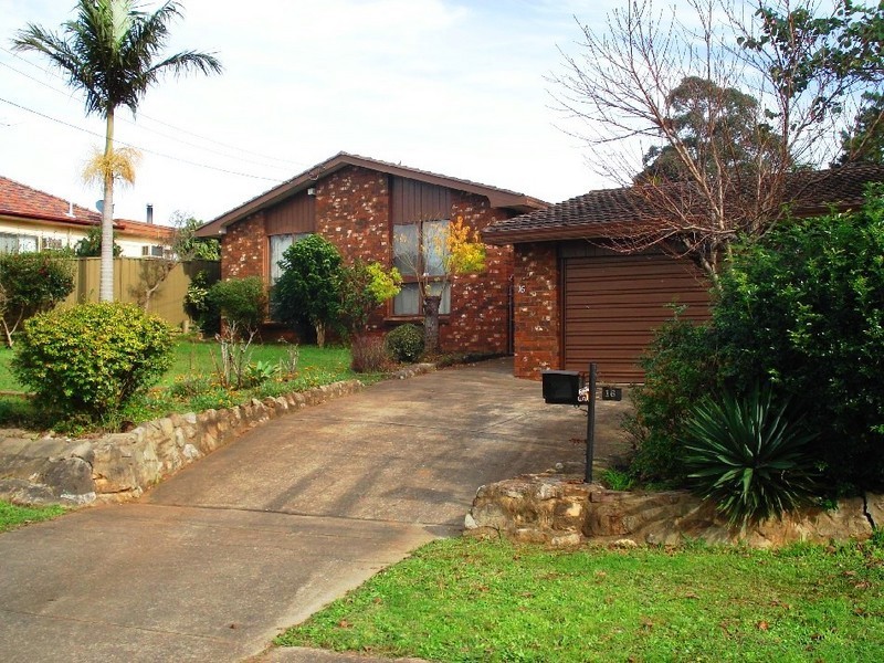 16 Ferndale Close, Wentworthville NSW 2145