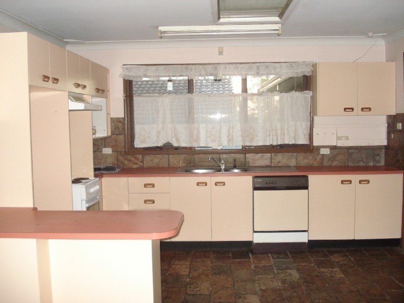 16 Ferndale Close, Wentworthville NSW 2145