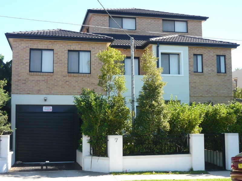 2/7 Talbot Road, Guildford NSW 2161