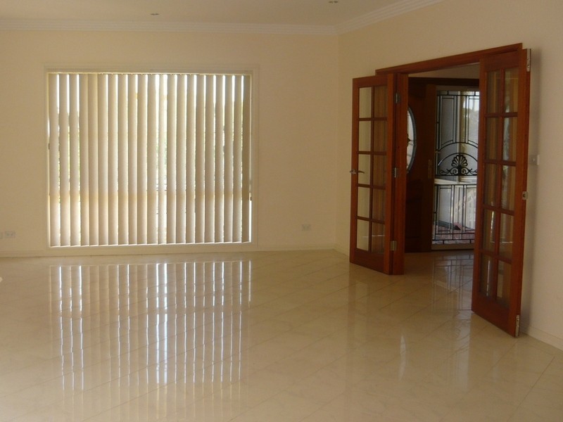 18 Targo Road, Girraween NSW 2145