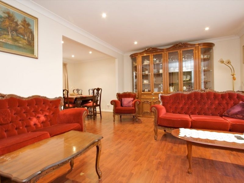 11 Michelle Drive, Constitution Hill NSW 2145