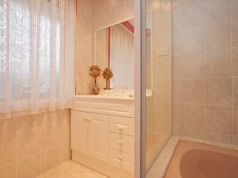 11 Michelle Drive, Constitution Hill NSW 2145