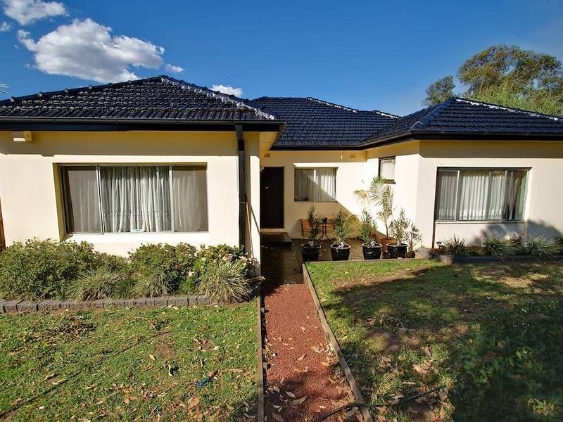 1 Tungarra Rd, Girraween NSW 2145