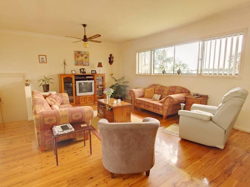 1 Tungarra Rd, Girraween NSW 2145