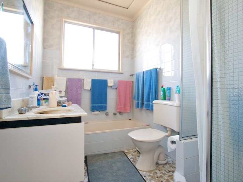 26 Bringelly Avenue, Pendle Hill NSW 2145