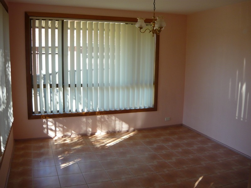 8 Bega Street, Pendle Hill NSW 2145