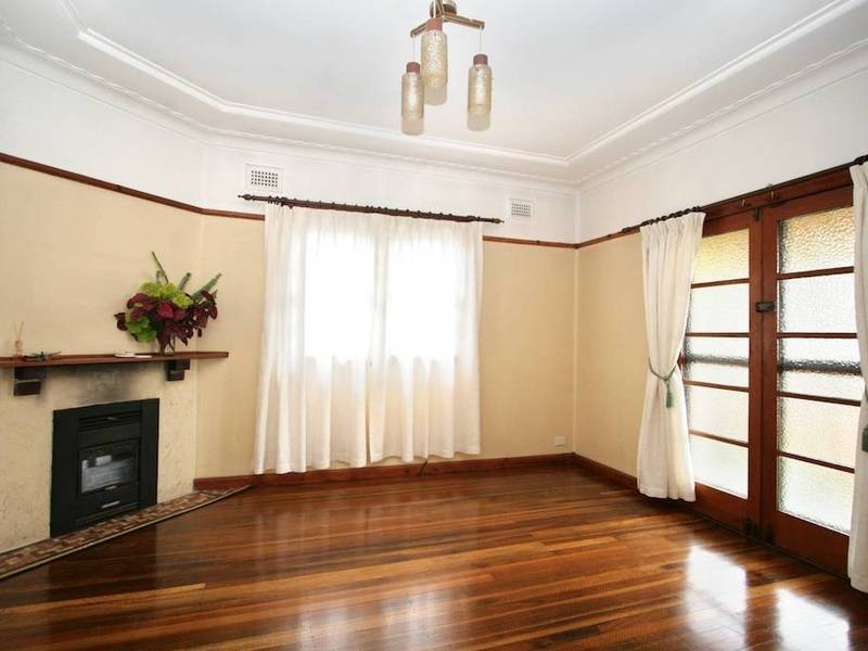 8 Yarbon Street, Wentworthville NSW 2145