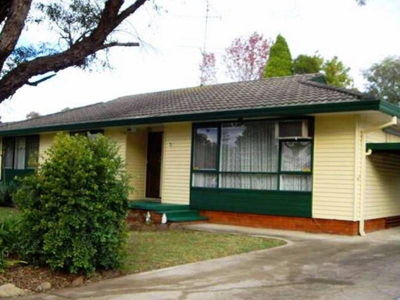 3 Pamela Place, Girraween NSW 2145