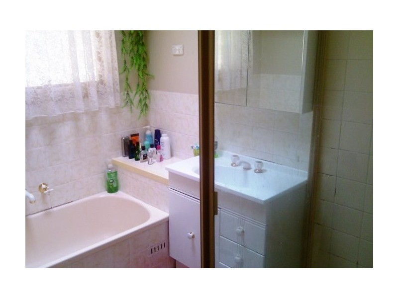 3 Pamela Place, Girraween NSW 2145