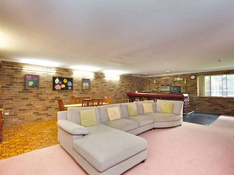 42 Binalong Road, Pendle Hill NSW 2145