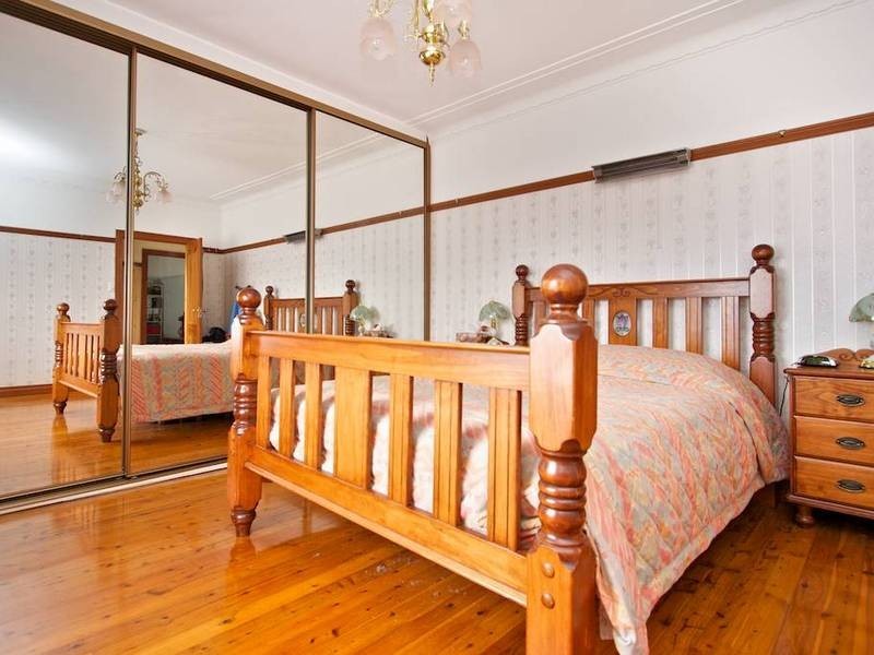 42 Binalong Road, Pendle Hill NSW 2145