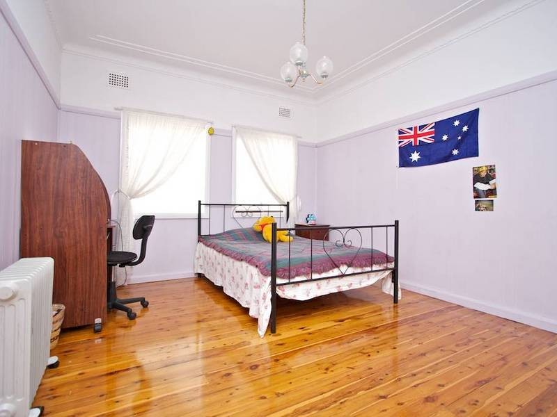 42 Binalong Road, Pendle Hill NSW 2145