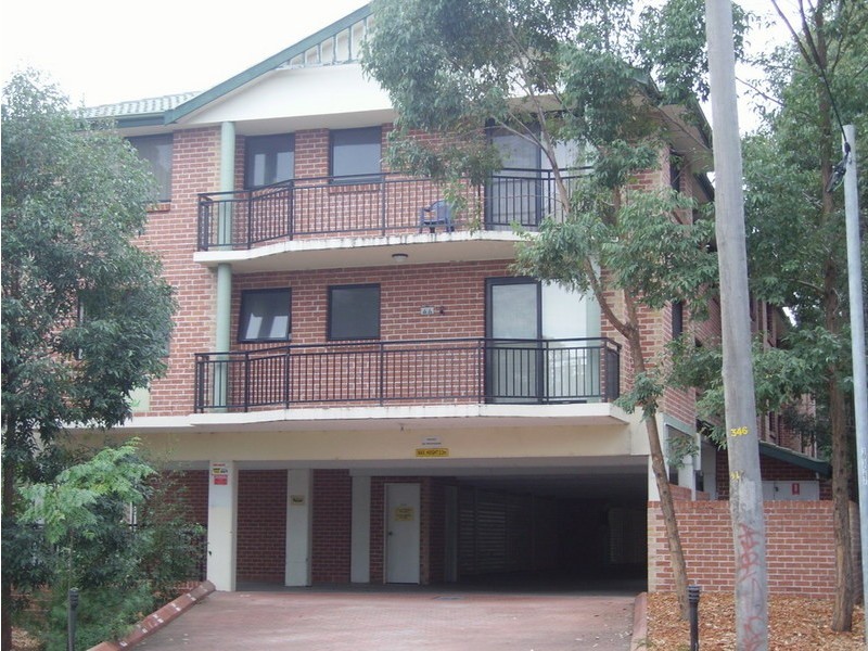 8/249 Targo Road, Toongabbie NSW 2146