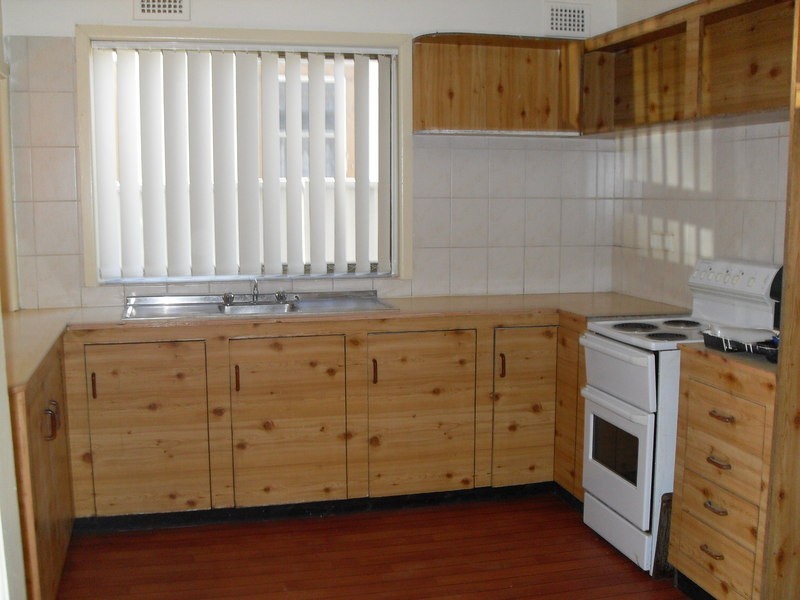 4 Gilba Road, Pendle Hill NSW 2145