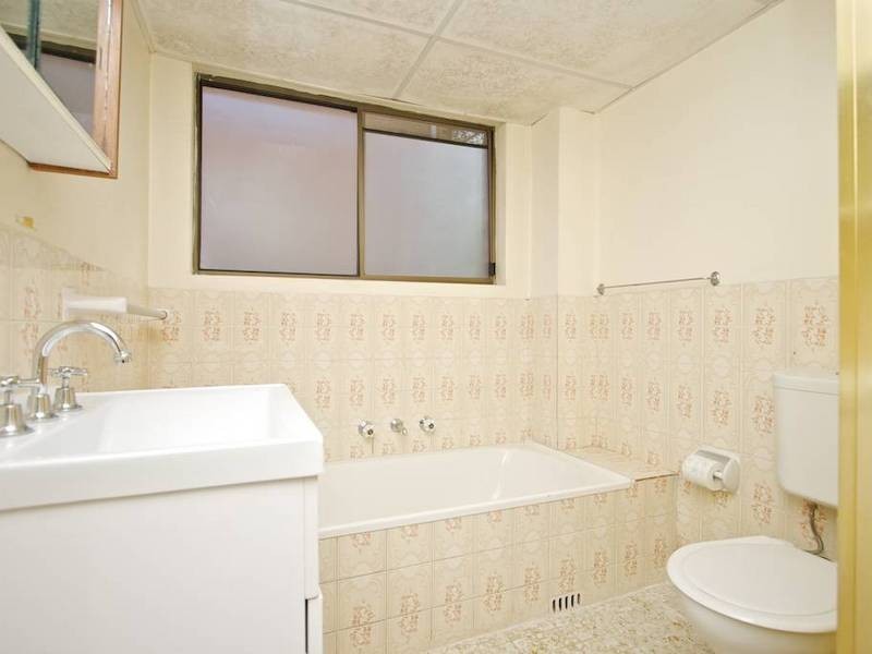 1/18-20 Helen Street, Westmead NSW 2145