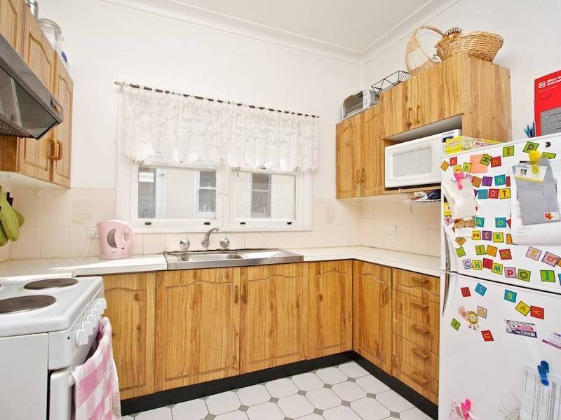 7 Levy St, Pendle Hill NSW 2145