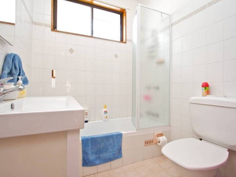 7 Levy St, Pendle Hill NSW 2145