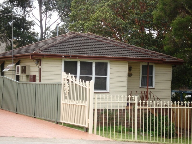 51 Rowley Street, Pendle Hill NSW 2145