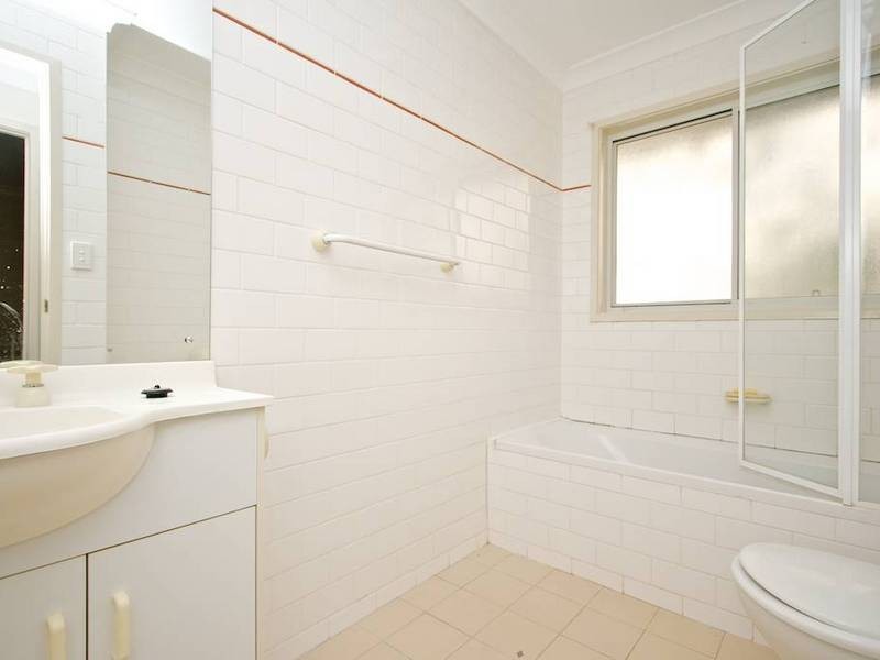 4/37 Binalong Road, Pendle Hill NSW 2145